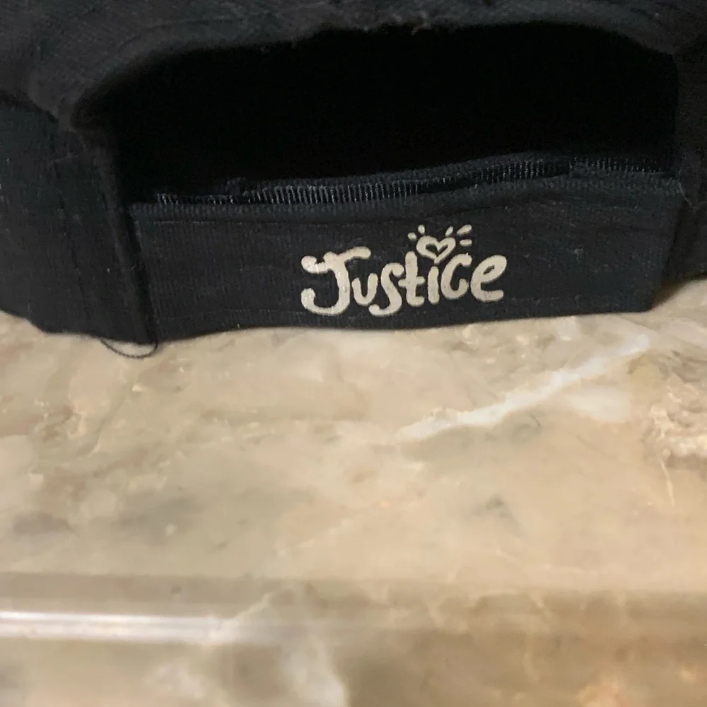 Justice hat